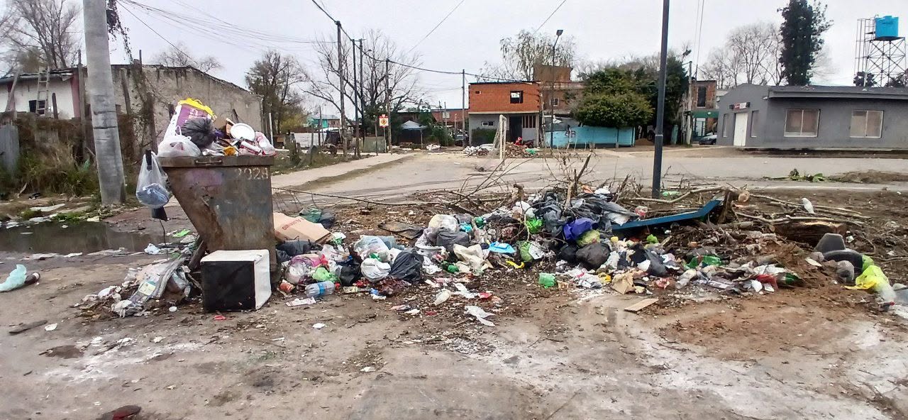 Vecinos denuncian que se acumula la basura en Rincón de Milberg
