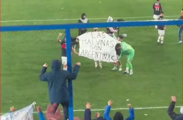 El plantel de Tigre podría ser sancionado por mostrar la bandera sobre Malvinas